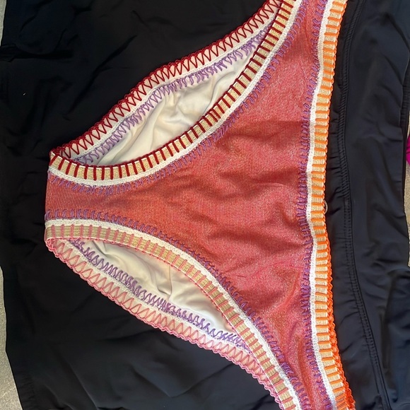 Platinum inspire Solange Ferrarini Teaberry Crochet Trim Swim Bottom Size Large - Picture 9 of 14